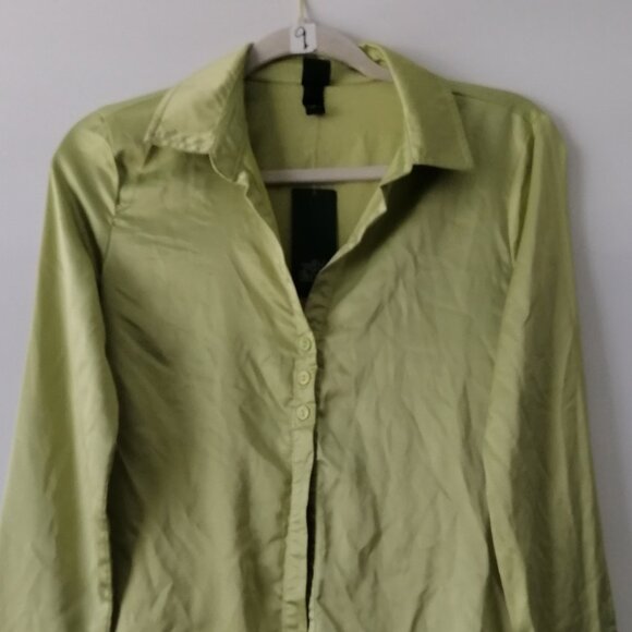 NWT Wild Fable Womens Sage Green Long Sleeve Collared Button Up Shirt Size XS - Picture 2 of 8